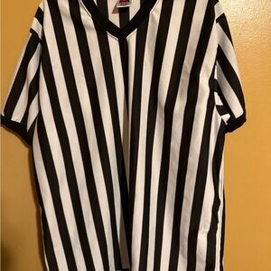 Black and white striped referee shirt Size XL #referee #sportswear